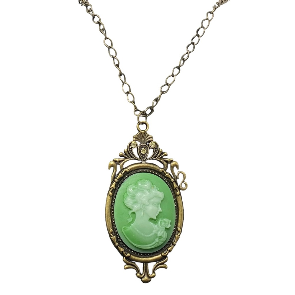Vintage Cameo Necklace Green
